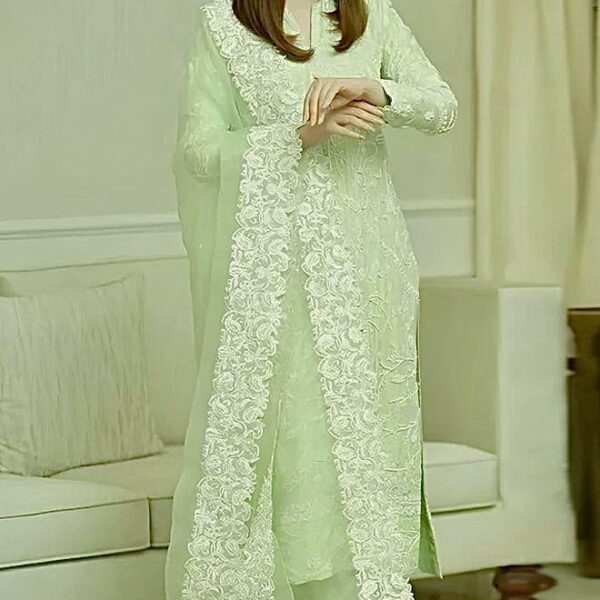 Luxury Lawn Suit 2025